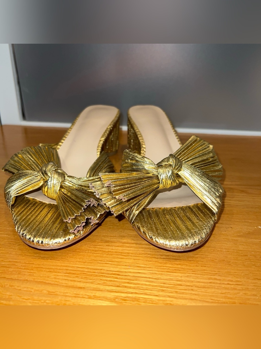 Gold Pleated Bow Heel Slide Sandals 40 Or Size 9 NWOT Unbranded